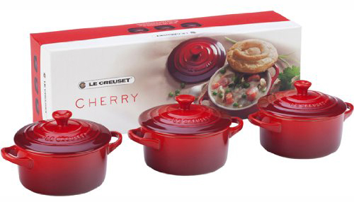 6. Le Creuset Stoneware Petite Round Casserole