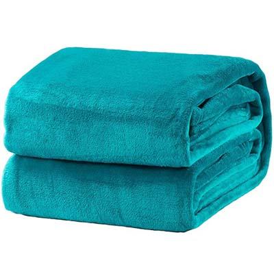 1. Bedsure Flannel Fleece Luxury Blanket